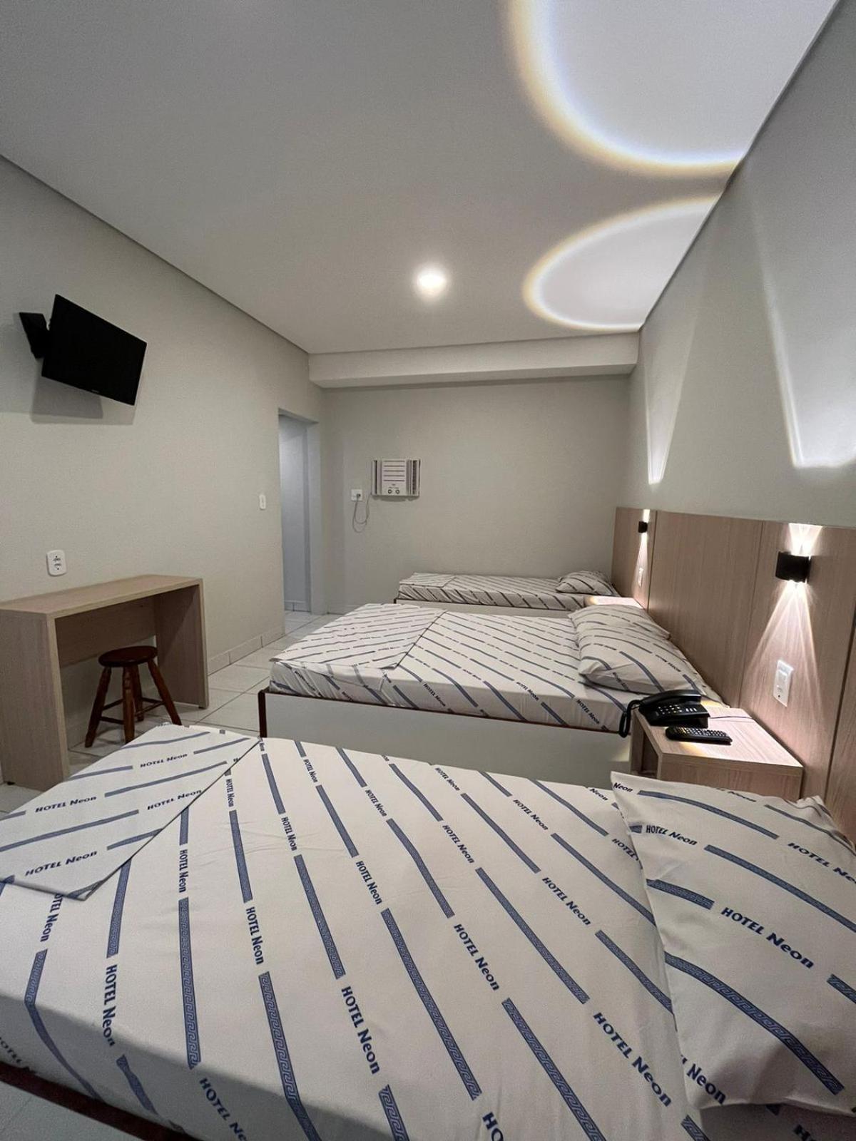 Hotel Neon - Proximo A 25 De Marco, Bom Retiro E Bras, A 2Min Do Mirante Sampa Sky E Pista De Skate Anhangabau Сан-Пауло Экстерьер фото