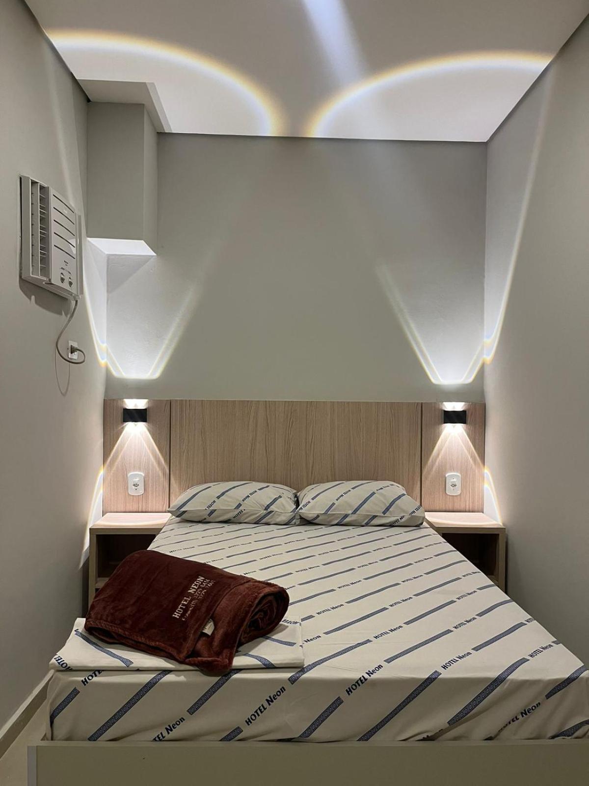 Hotel Neon - Proximo A 25 De Marco, Bom Retiro E Bras, A 2Min Do Mirante Sampa Sky E Pista De Skate Anhangabau Сан-Пауло Экстерьер фото