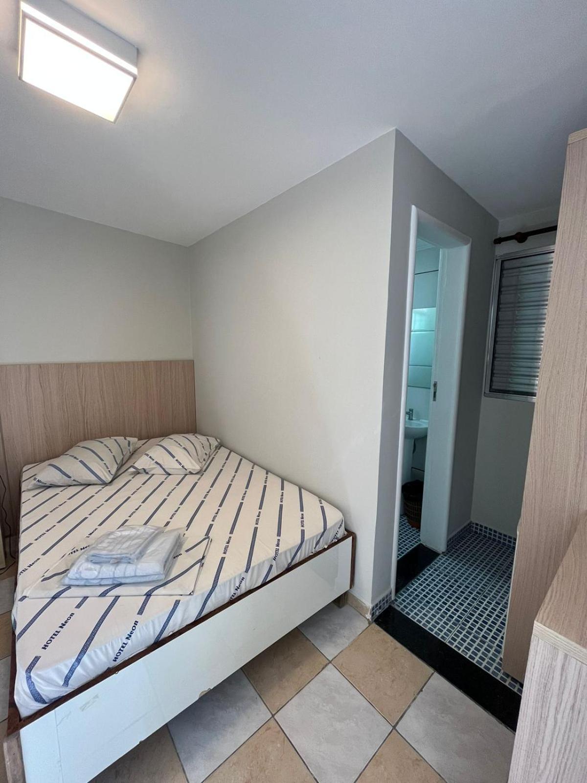 Hotel Neon - Proximo A 25 De Marco, Bom Retiro E Bras, A 2Min Do Mirante Sampa Sky E Pista De Skate Anhangabau Сан-Пауло Экстерьер фото